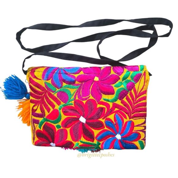HANDMADE Mexican Embroidered Crossbody Bag - Picture 3 of 11